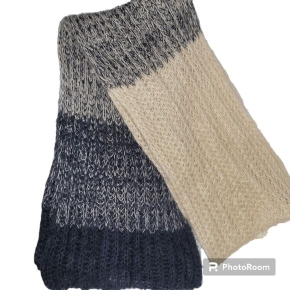 Blue Hombre Knit Scarf 91" X 11" - Picture 4 of 5